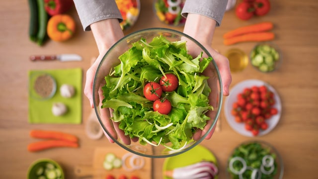 Salads are rich in nutrients that protect against cellular damage & slow down the ageing process