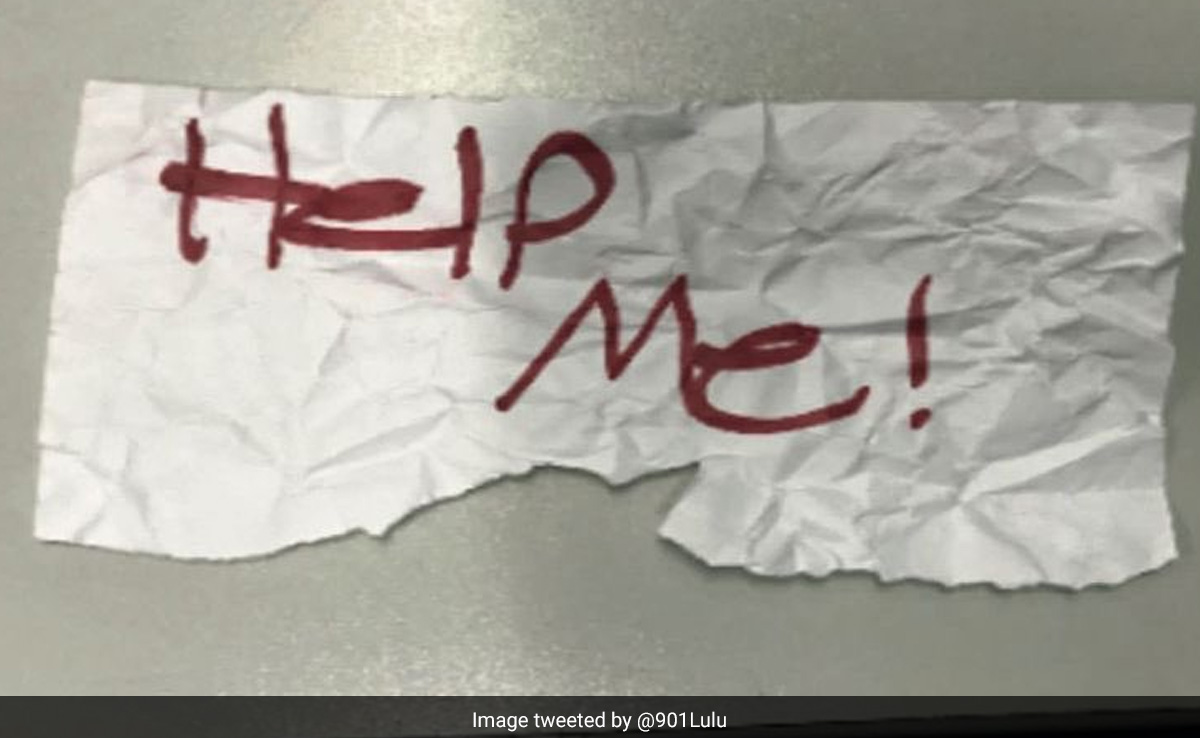 Kidnapped Girl's "Help Me" Sign Leads To Her Rescue In US