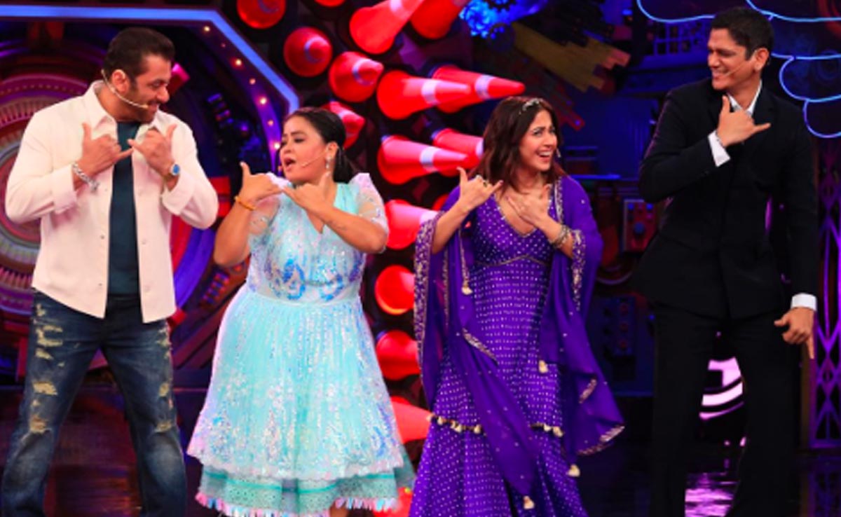 Vijay Varma Dances To Girlfriend Tamannaah's <i>Kaavaalaa</i> Song With Salman Khan