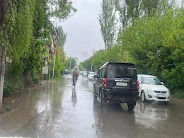 केरल में मूसलाधार बारिश जारी, कई इलाकों में जनजीवन ठप केरल में मूसलाधार बारिश जारी, कई इलाकों में जनजीवन ठप