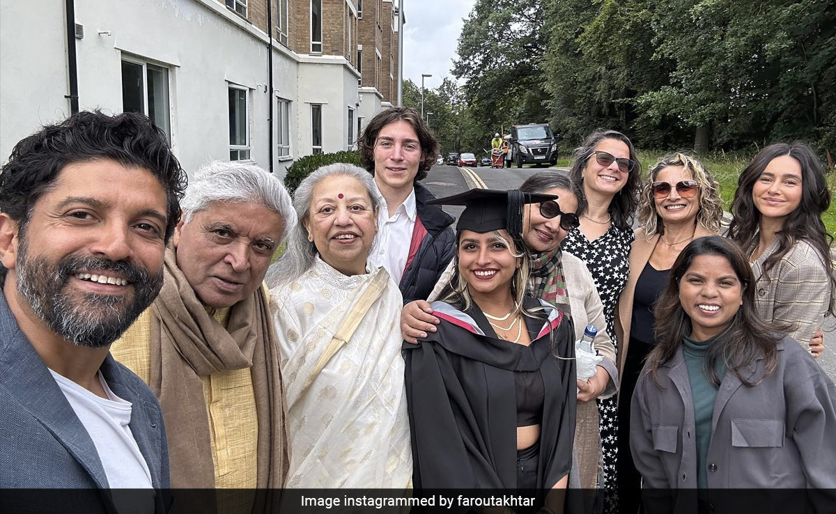Inside Farhan Akhtar's Daughter Shakya's Graduation Ceremony With Javed Akhtar, Honey Irani And Others