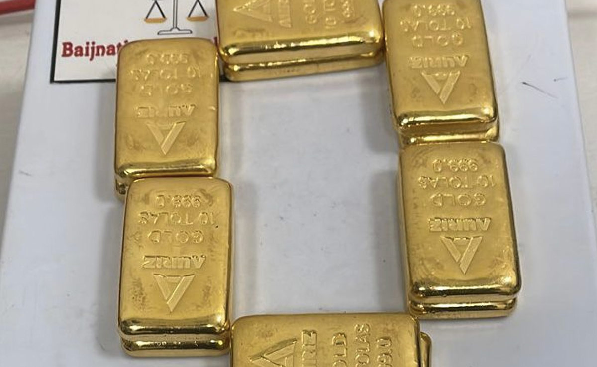 Gold Worth Rs 1.17 Crore, 62,400 Smuggled Cigarettes Seized In Hyderabad