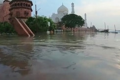 For The First Time In 45 Years, Rising Yamuna Reaches Walls Of Taj Mahal For The First Time In 45 Years, Rising Yamuna Reaches Walls Of Taj Mahal
