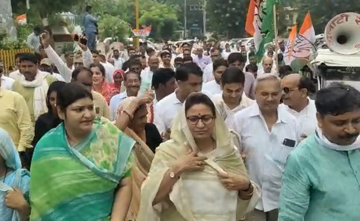 मणिपुर हिंसा के खिलाफ सड़क पर उतरे कांग्रेसी, दौसा, बूंदी और अलवर में कार्यकर्ताओं ने किया प्रदर्शन