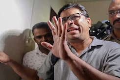 Supreme Court Relief For 2 Activists In Jail For 5 Years In Bhima Koregaon Case Supreme Court Relief For 2 Activists In Jail For 5 Years In Bhima Koregaon Case