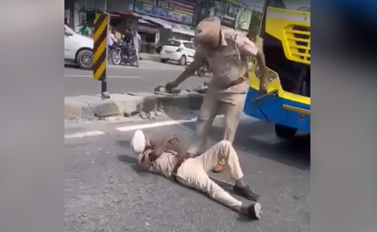 "I Catch Thieves, They Let Them Off For Money": Watch Cop's Unique Protest