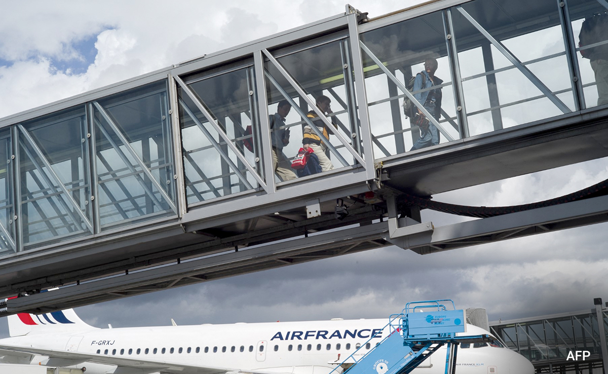 14 French Airports Receive Bomb Threats, 8 evacuated