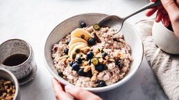 Oats Vs Muesli - Which Is Better For Weight Loss? Nutritionist Reveals