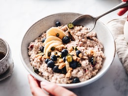 Oats Vs Muesli - Which Is Better For Weight Loss? Nutritionist Reveals Oats Vs Muesli - Which Is Better For Weight Loss? Nutritionist Reveals