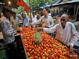 Vegetarian <i>Thali</i> Costs 7% More In March As Onion, Tomato Prices Soared: Report Vegetarian <i>Thali</i> Costs 7% More In March As Onion, Tomato Prices Soared: Report