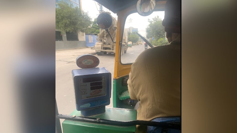 "He Drove Back Just To...": Bengaluru Auto Driver's Heartwarming Gesture Wins Internet