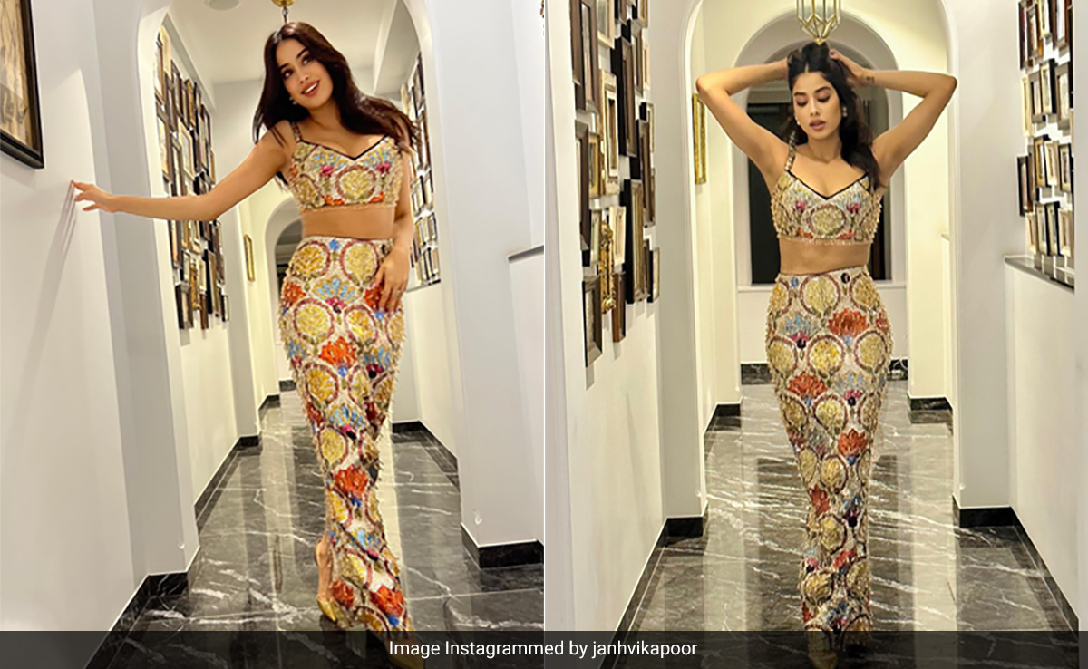 Janhvi Kapoor's Mermaid Skirt Set Arrived Just When Our Lives Needed That Sparkle, Manish Malhotra Fashion Show