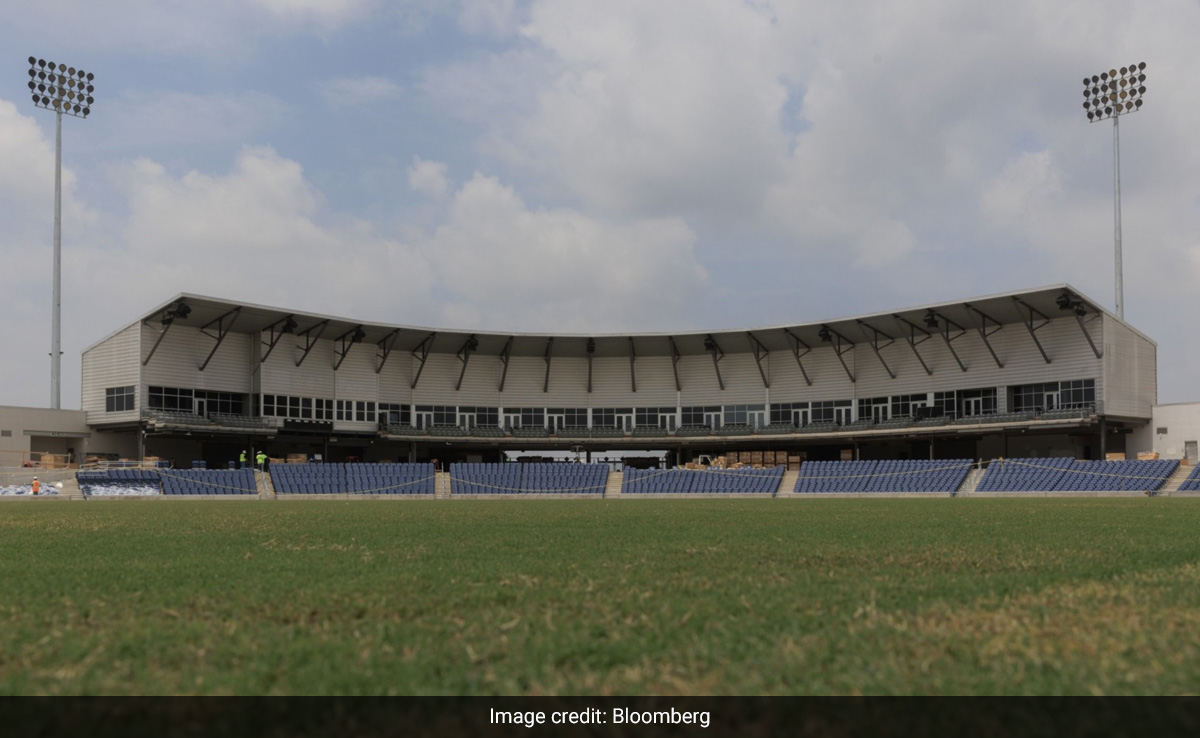 Microsoft's Satya Nadella, Shah Rukh Have A Cricket Connection Now