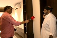 अजित पवार के खेमे को अलॉट हुआ पार्टी कार्यालय, यहां जानिए किस कमरे में बैठेगा कौन सा नेता? अजित पवार के खेमे को अलॉट हुआ पार्टी कार्यालय, यहां जानिए किस कमरे में बैठेगा कौन सा नेता?