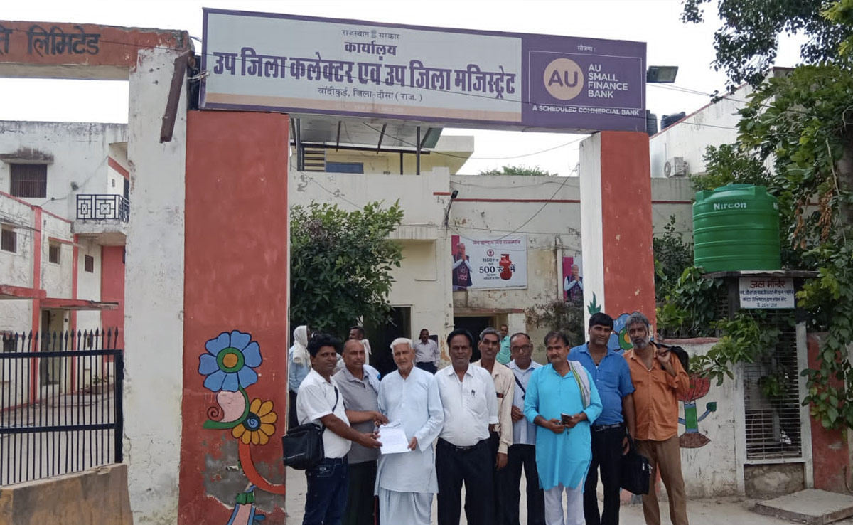 दौसा : ट्रक यूनियन और  व्यापारियों के बीच विवाद में एक करोड़ का कारोबार ठप