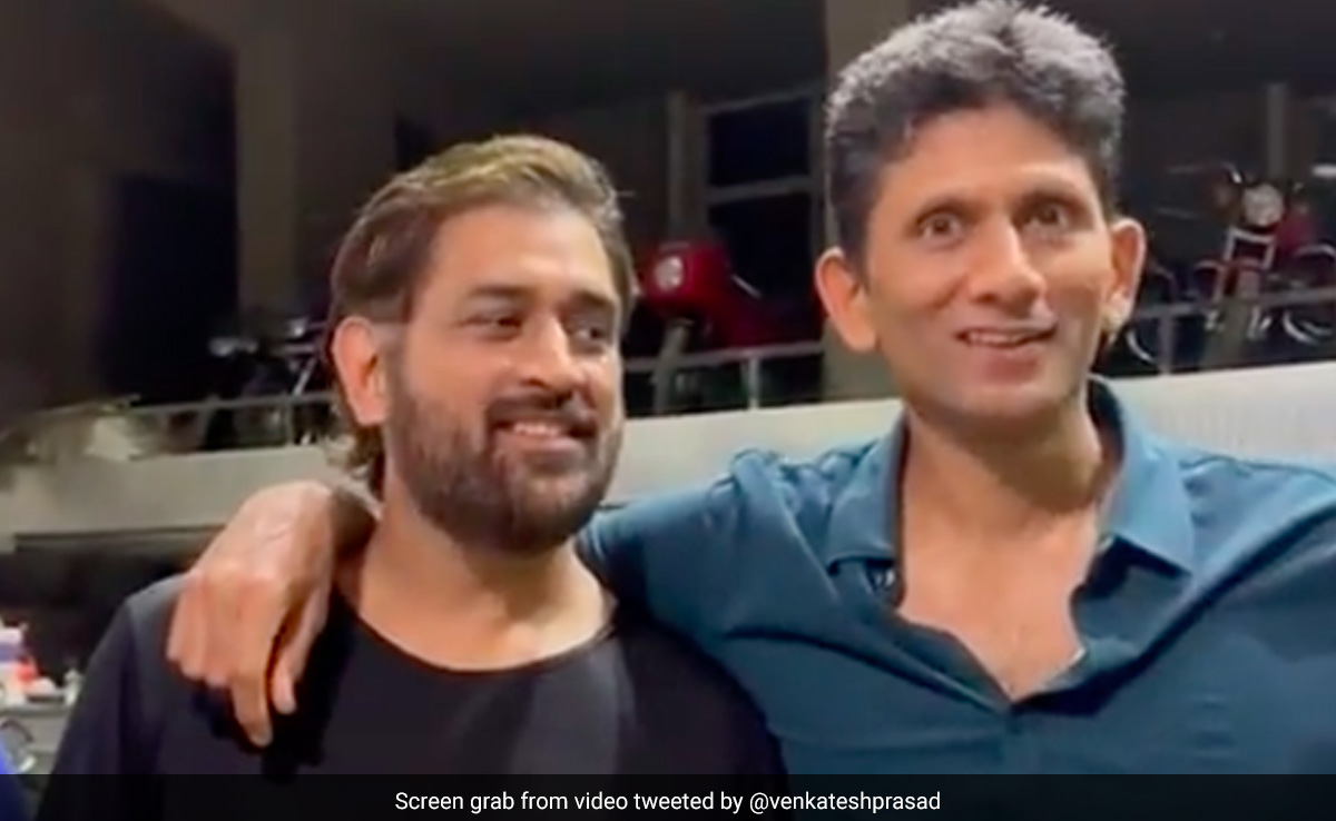 'शौक हो तो धोनी जैसा वरना ना हो' रांची में माही के घर में बाइक और कार का शोरूम देख वेंकटेश प्रसाद के उड़े होश