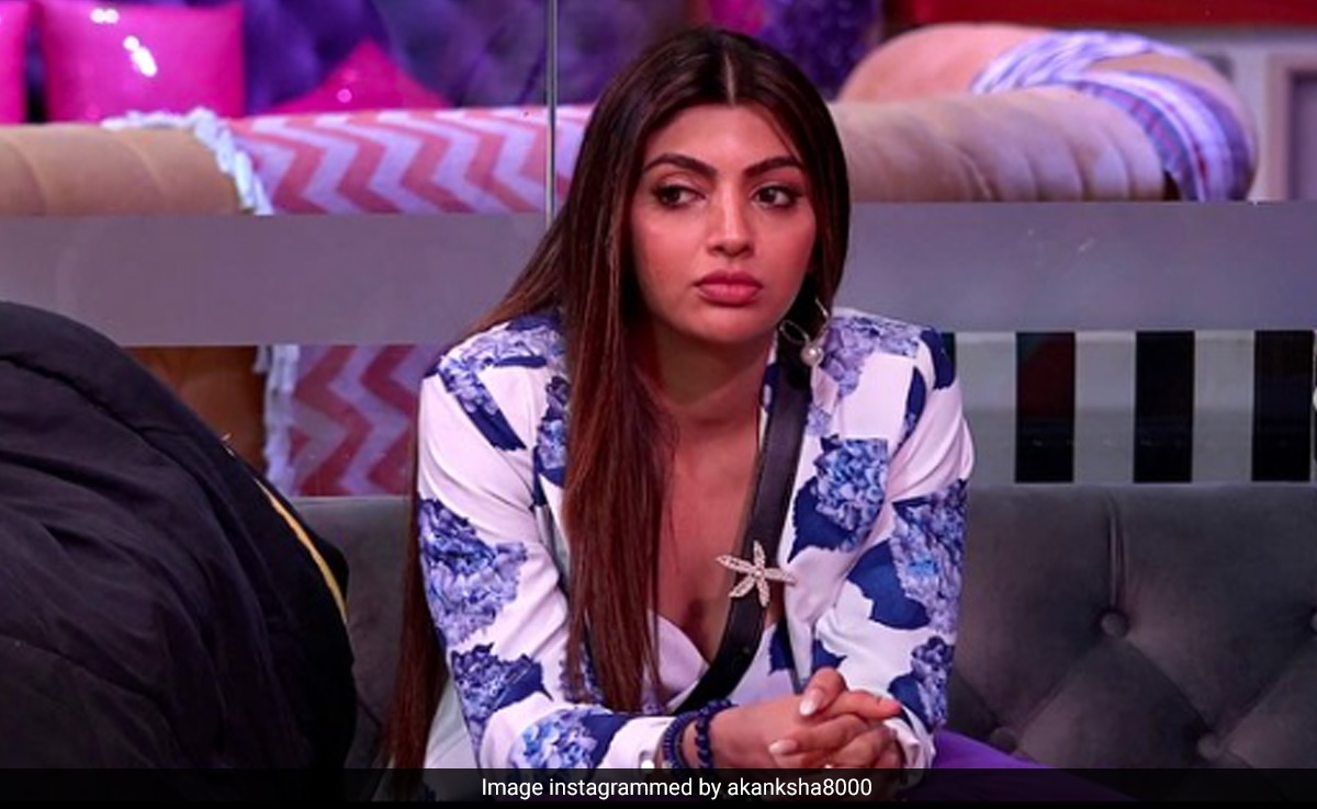 <i>Bigg Boss OTT 2</i>: Akanksha Puri Says Kiss With Jad Hadid Made Her "Feel Awkward"