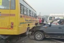 School Bus Drove 9 Km On Expressway's Wrong Lane, Then Hit SUV, 6 Killed School Bus Drove 9 Km On Expressway's Wrong Lane, Then Hit SUV, 6 Killed