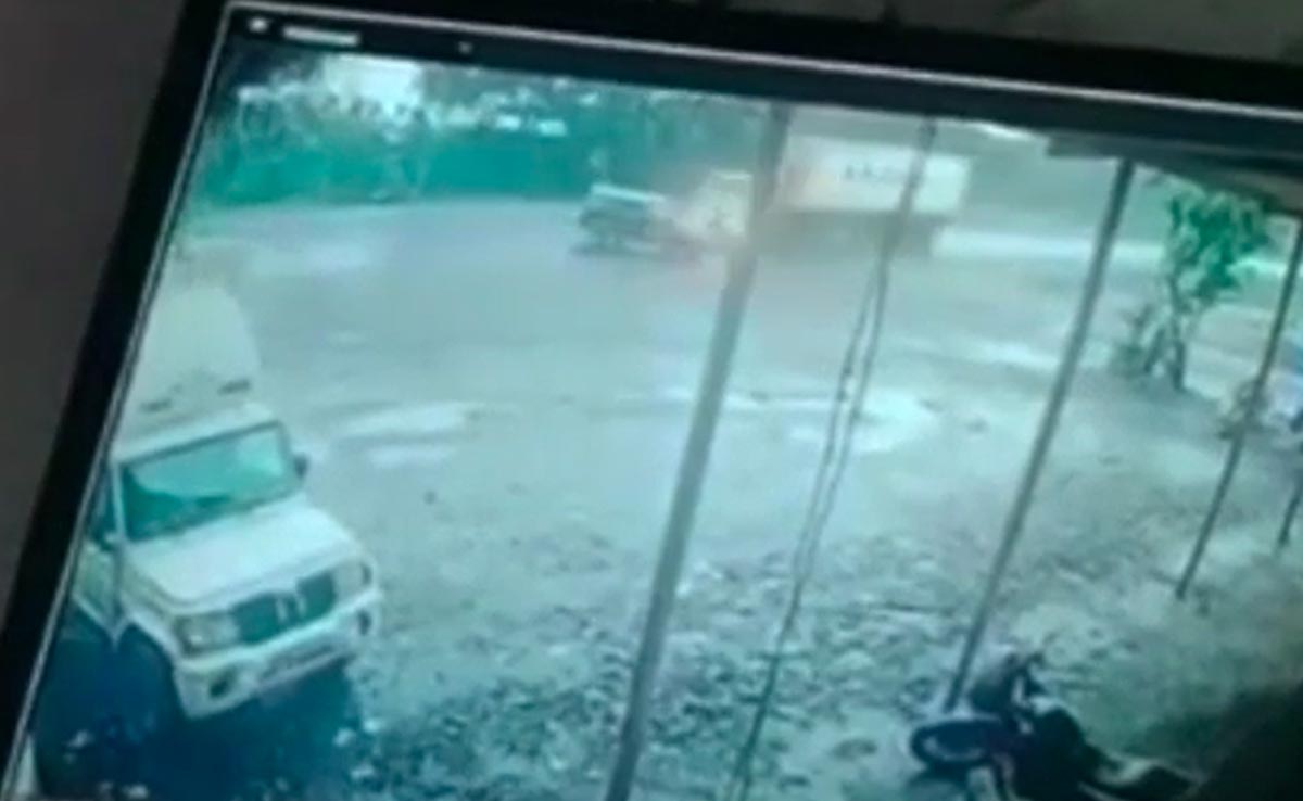 Video: Truck Rams Jeep Near Mumbai, Drags It 100 Metres. 4 Killed