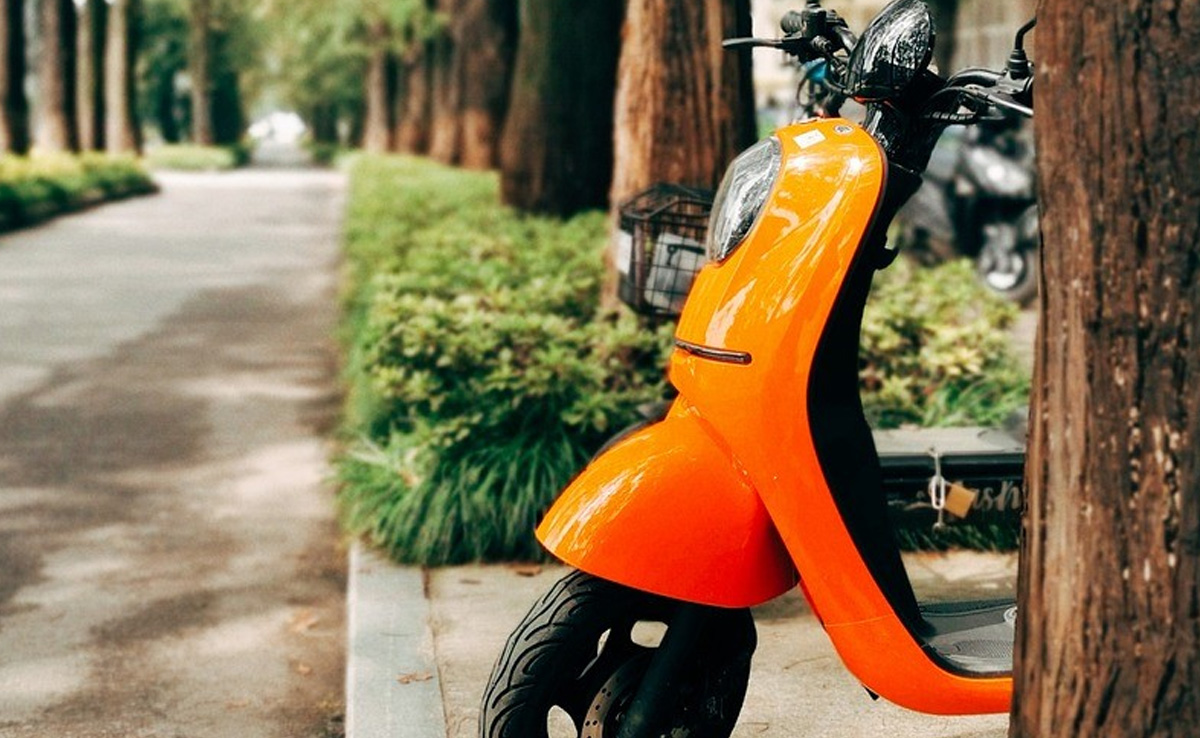 7 Electric Two-Wheeler Makers To Pay Rs 469 Crore For Violating Centre's Norms