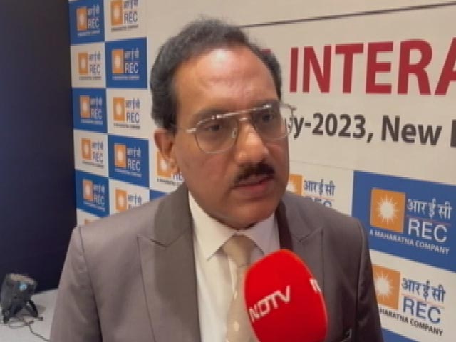 आरईसी के CEO विवेक कुमार देवांगन ने कहा- "साल 2025 तक NPA का लक्ष्य"