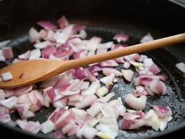 No More Smelly Utensils: Try These 5 Easy Tips To Eliminate Onion Odour