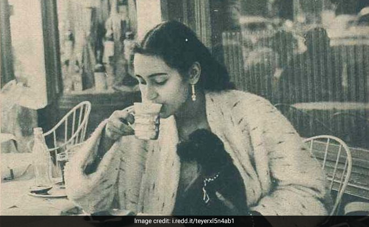 चाय पी रही इस एक्ट्रेस के बेटे से सलमान खान की पहली फिल्म में हो गई थी लड़ाई, फिर कहने लगे थे 'हम साथ साथ हैं'