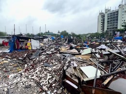 मुंबई: भारी बारिश में सैकड़ों घरों पर चला बुलडोजर, 250 परिवार बेघर, महिलाएं ऑटो में सोने को मजबूर मुंबई: भारी बारिश में सैकड़ों घरों पर चला बुलडोजर, 250 परिवार बेघर, महिलाएं ऑटो में सोने को मजबूर