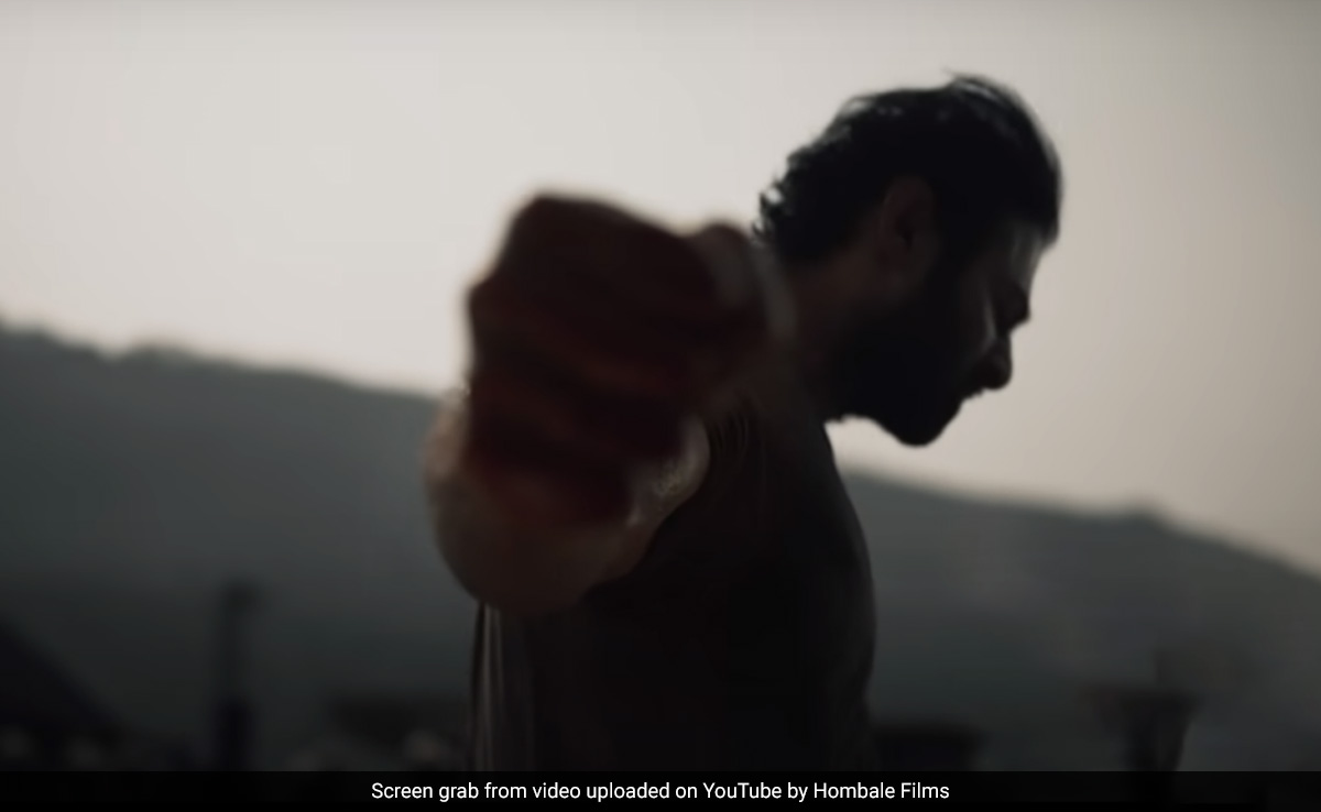 टीजर प्रभास की 'सालार' फिल्म का, लेकिन सारी लाइमलाइट लूट ले गया साउथ के इस सुपरस्टार का डेंजरस लुक