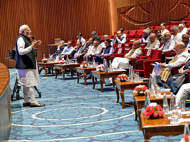 पीएम नरेंद्र मोदी ने मंत्रिपरिषद की बैठक में दिया गुरु मंत्र