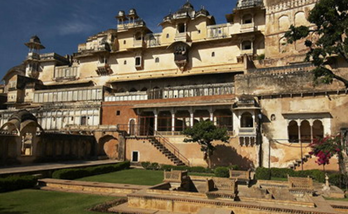 थार रेगिस्‍तान के बीच पहाड़ियों से घिरा एक खूबसूरत शहर है बूंदी 