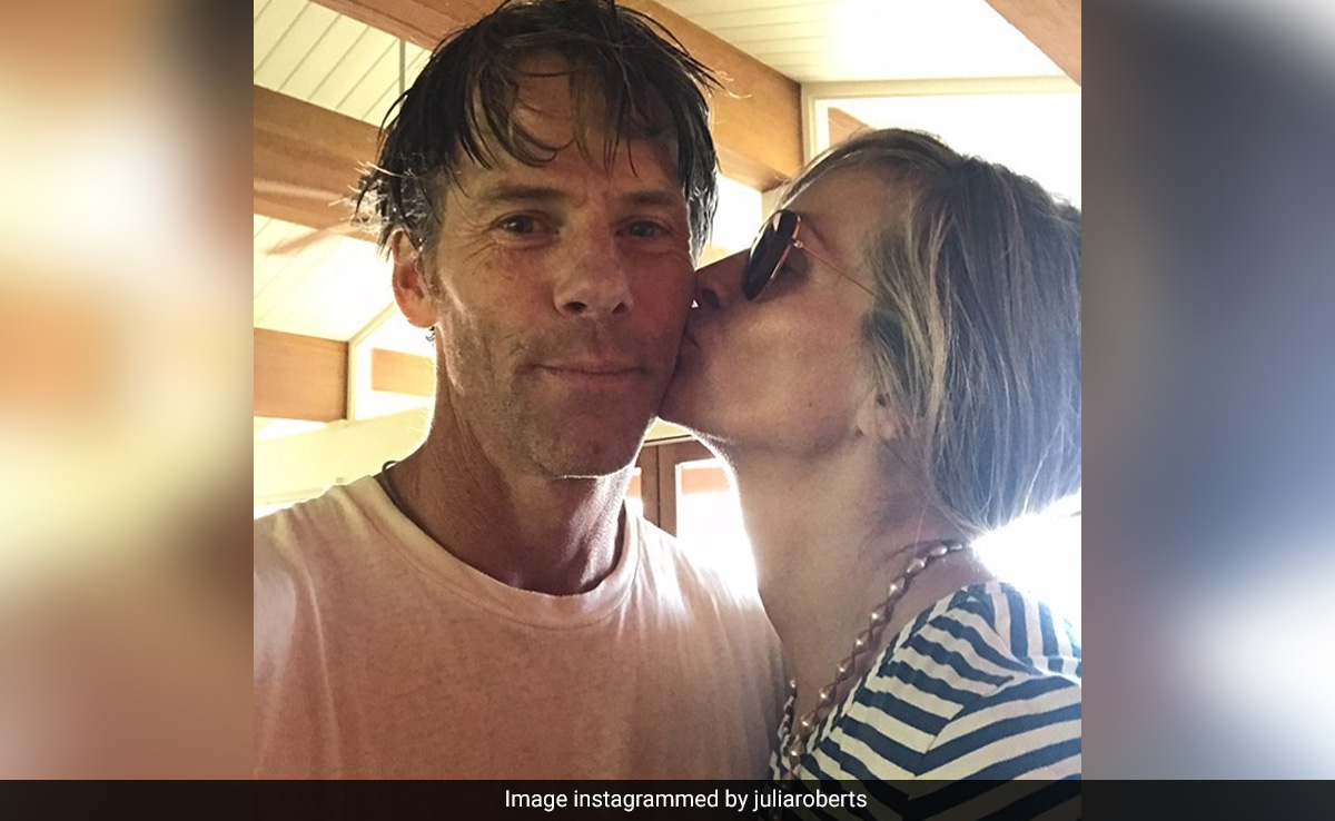 On 21st Wedding Anniversary, Julia Roberts Is All About Couple Goals With Her 'True Love' Daniel Moder