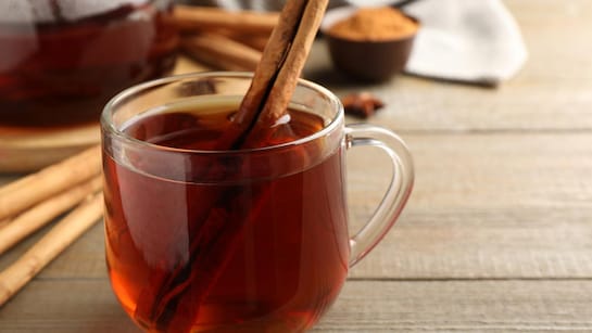 पेट और कमर के पास जमा चर्बी को कम करने के लिए रोज सुबह खाली पेट पीलें इस  मसाले का पानी, 1 हफ्ते में पेट होगा अंदर | 7 din me wajan