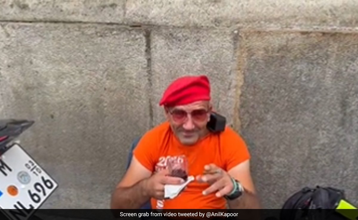 Anil Kapoor Spotted This Man Listening <i>To My Name Is Lakhan</i> In Munich