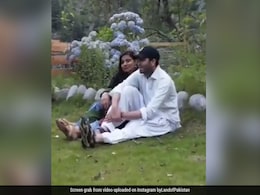 Pak Extends Visa Of Indian Woman Who Married Facebook Friend Pak Extends Visa Of Indian Woman Who Married Facebook Friend