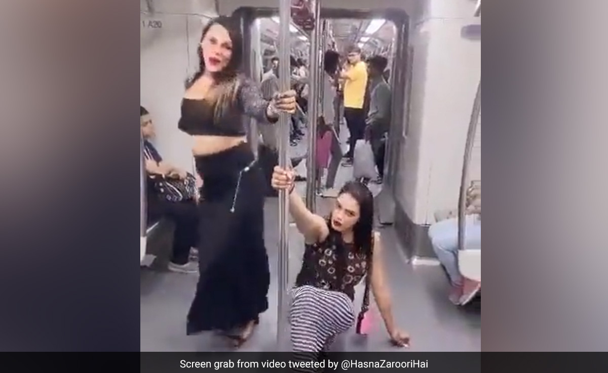 Viral Video Of Two Women "Pole Dancing" Inside Delhi Metro Angers Internet