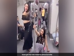 Viral Video Of Two Women "Pole Dancing" Inside Delhi Metro Angers Internet Viral Video Of Two Women "Pole Dancing" Inside Delhi Metro Angers Internet