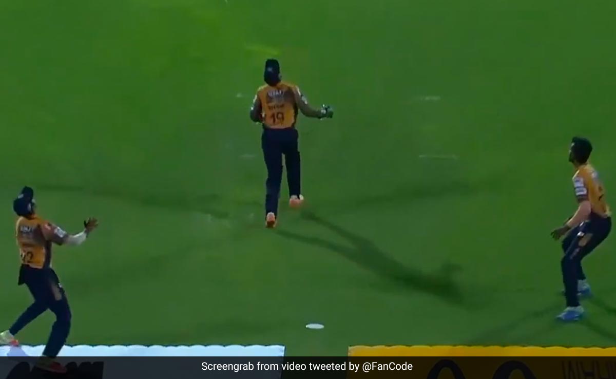 Watch: TNPL Fielding Gaffe Reminds Fans Of Pakistan's Infamous Catch Drop
