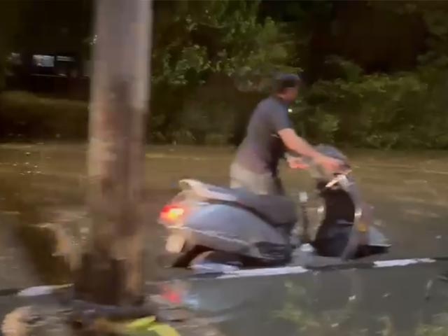 Water From Overflowing Yamuna River Reaches Key Road In North Delhi