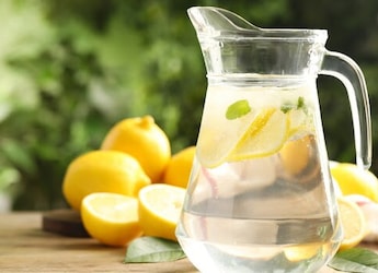 Is Lemon Water Your Go-To Morning Drink? Here's Your Guide To The Dos And Don'ts Is Lemon Water Your Go-To Morning Drink? Here's Your Guide To The Dos And Don'ts