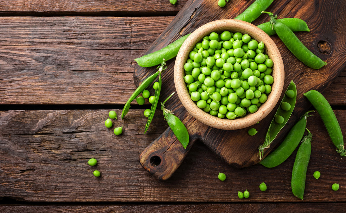 Around 100 grams of green peas contain 5 grams of protein