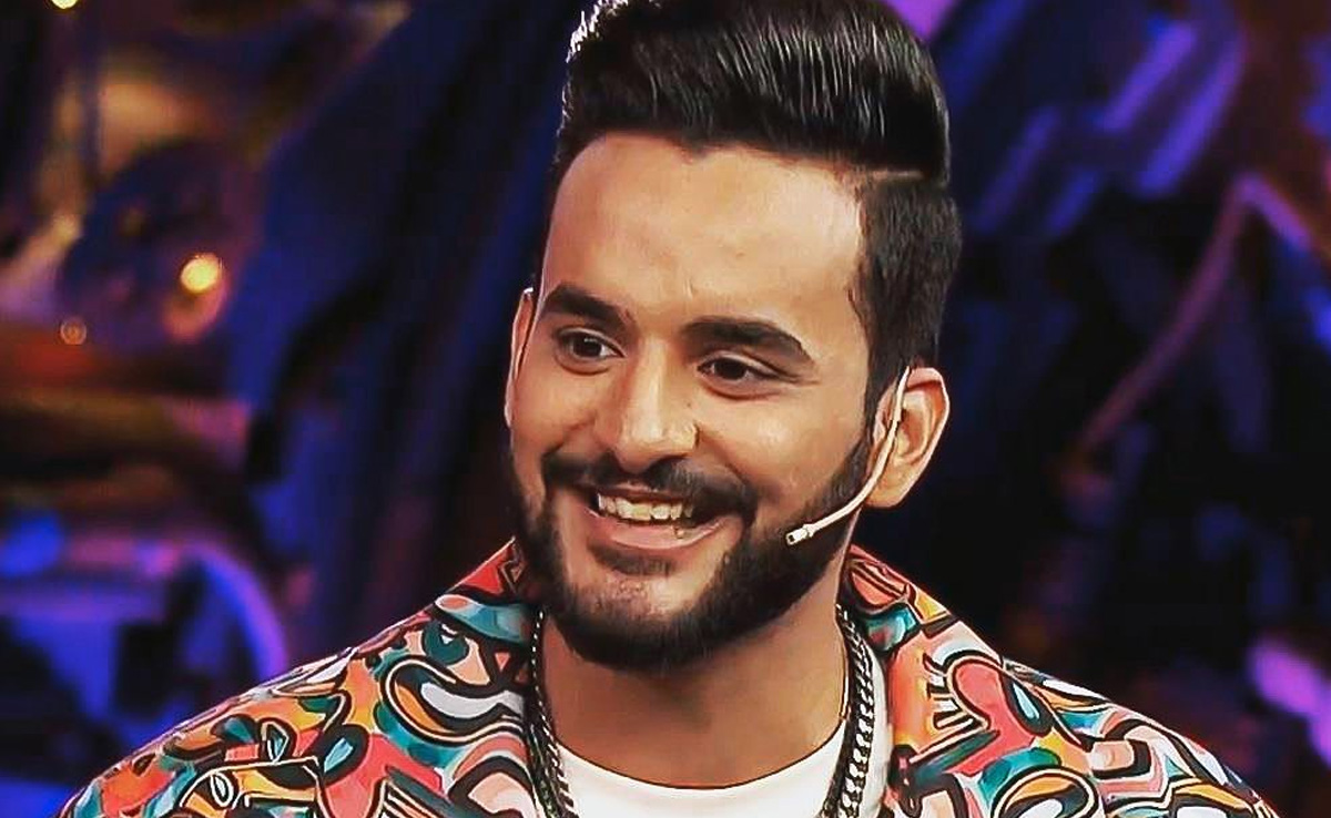 Fukra Insaan Became Millionaire At The Age Of 25 Know Bigg Boss Ott 2 Abhishek Malhan Net Worth Car Collection And Personal Life - 25 साल की उम्र में करोड़पति बन गए