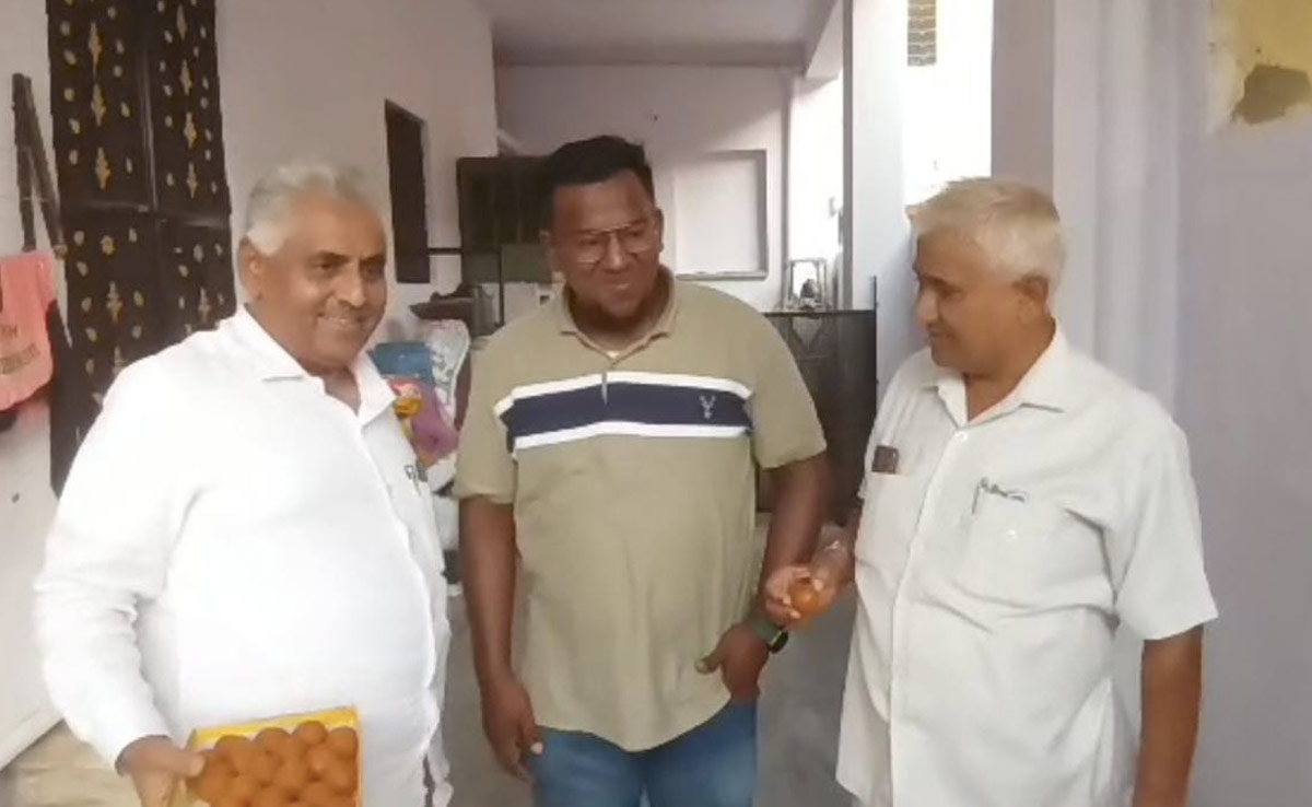 मां तुझे सलाम! पिता के देहांत के बाद मां ने मजदूरी कर अमजद को पढ़ाया, बेटे ने CA बन किया सपना पूरा