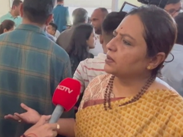 महाराष्ट्र विधानसभा में मणिपुर मुद्दे पर हंगामा, विपक्षी MLA ने कहा - "ये ना लोकसभा में बोलने दे रहे ना यहां"