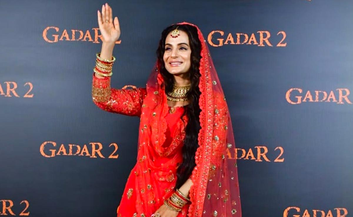 What Ameesha Patel Was Told Ahead Of <i>Gadar 2</i>: "Have You Seen Yourself On Instagram?"