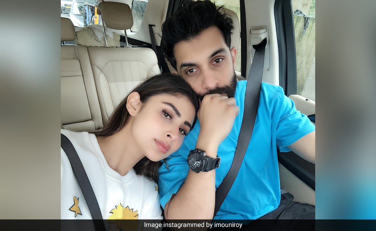 Mouni Roy Shares Health Update After Going To Hospital: "Recovering Slowly"