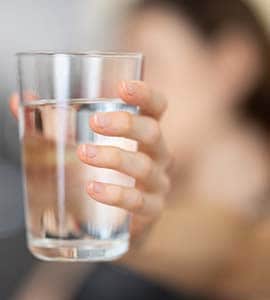 Lukewarm Water Meaning In Hindi: गुनगुना पानी, पर्यायवाची, और संबंधित शब्द 13 गुनगुना पानी: सावधानियां और नुकसान (Gunaguna paanee: saavadhaaniyaan aur nukasaan)