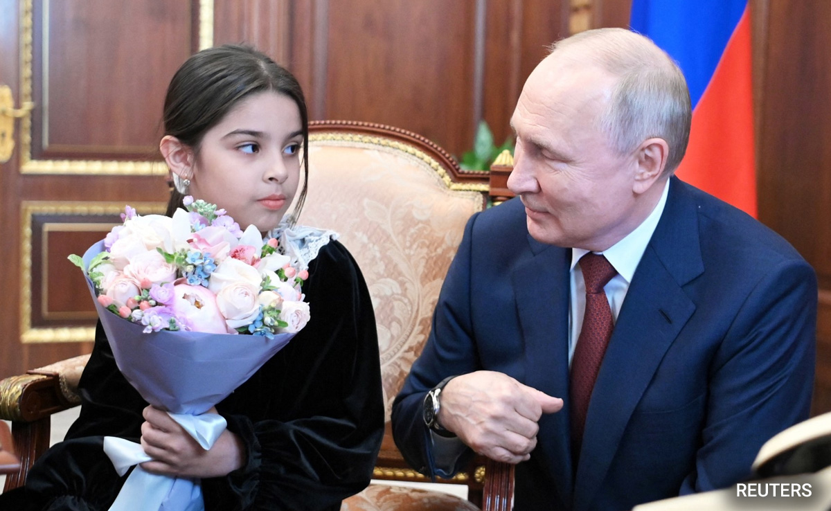 Putin's Bizarre Phone Call To Minister In Kremlin Stunt