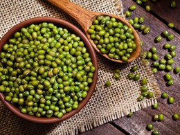 Moong Beans Benefits: मूंग की दाल नहीं, मूंग की फली खाने के फायदे जान हैरान हो जाएंगे आप Moong Beans Benefits: मूंग की दाल नहीं, मूंग की फली खाने के फायदे जान हैरान हो जाएंगे आप