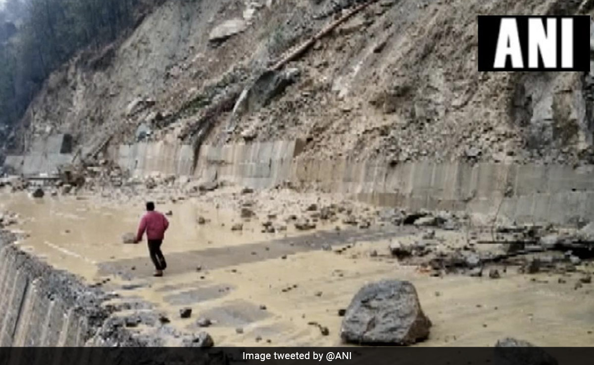 330 Roads In Himachal Pradesh Closed Due To Rain-Triggered Landslides, Floods